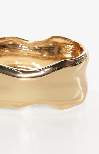 Auren Gold Wavy Clasp Bangle